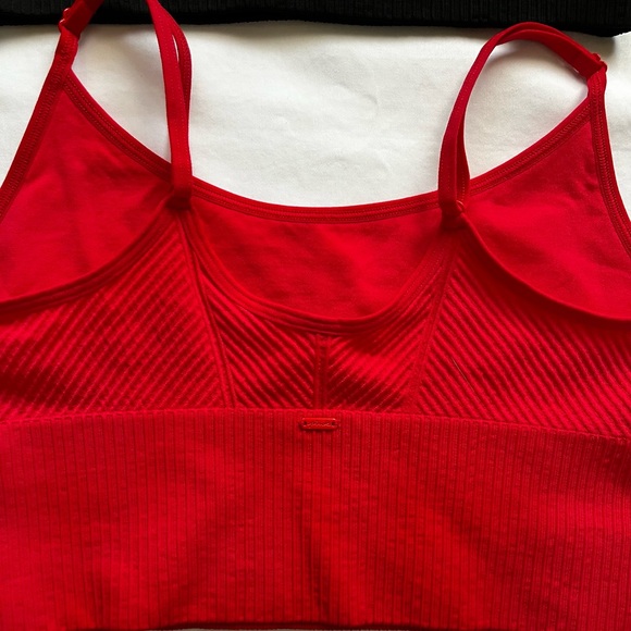 NWOT Set of PINK Victoria's Secret Crop Tops - Picture 10 of 14